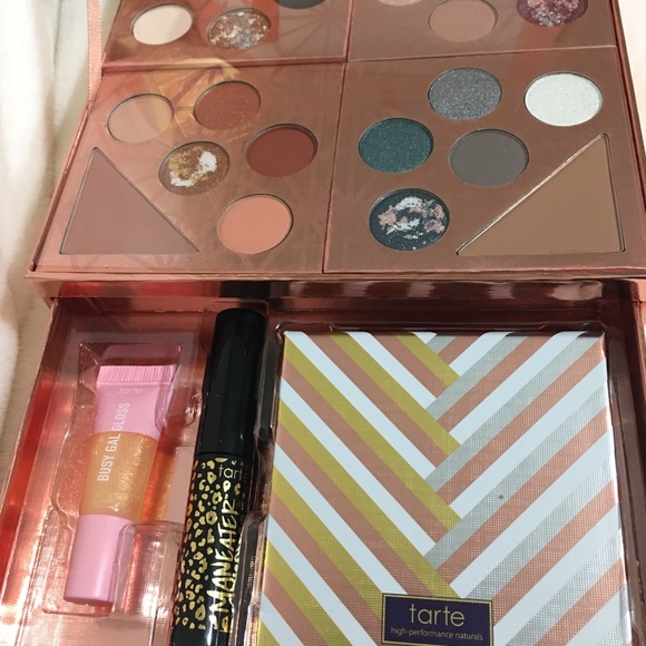 Tarte Eyeshadow/ Make up Gift Set - Picture 7 of 7
